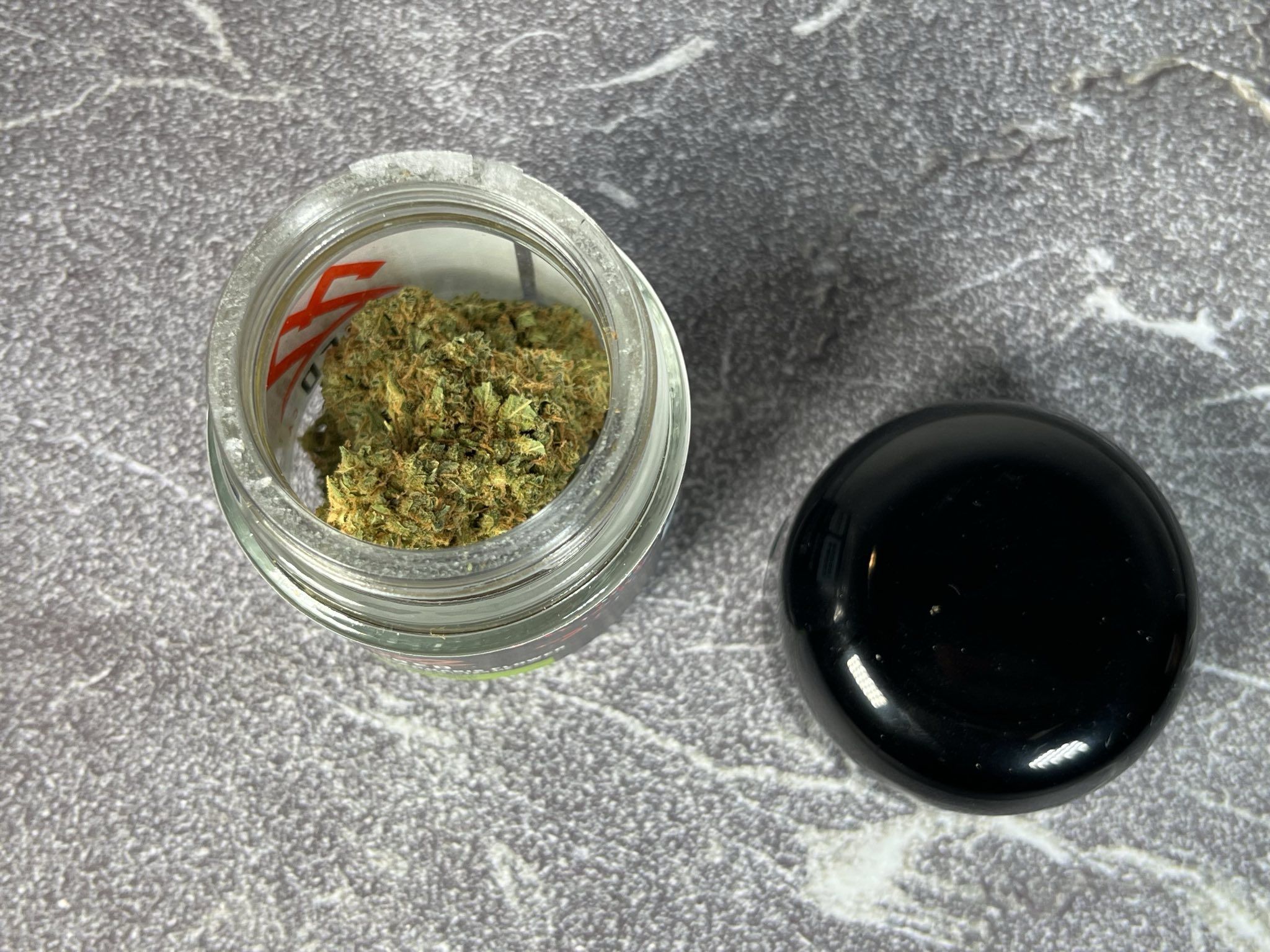 How to Tell if Cannabis Flower is Fresh or Old When Buying From a Dispensary